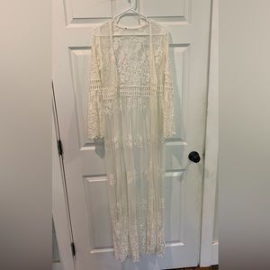 Sheer-lace cover up/robe